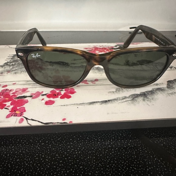 Ray-Ban New Wayfaber - Picture 1 of 9